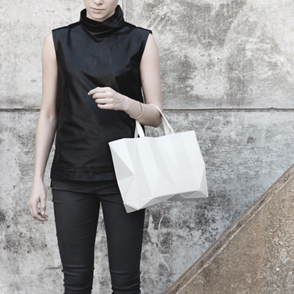 LAST ONE White Finell Axis Bag